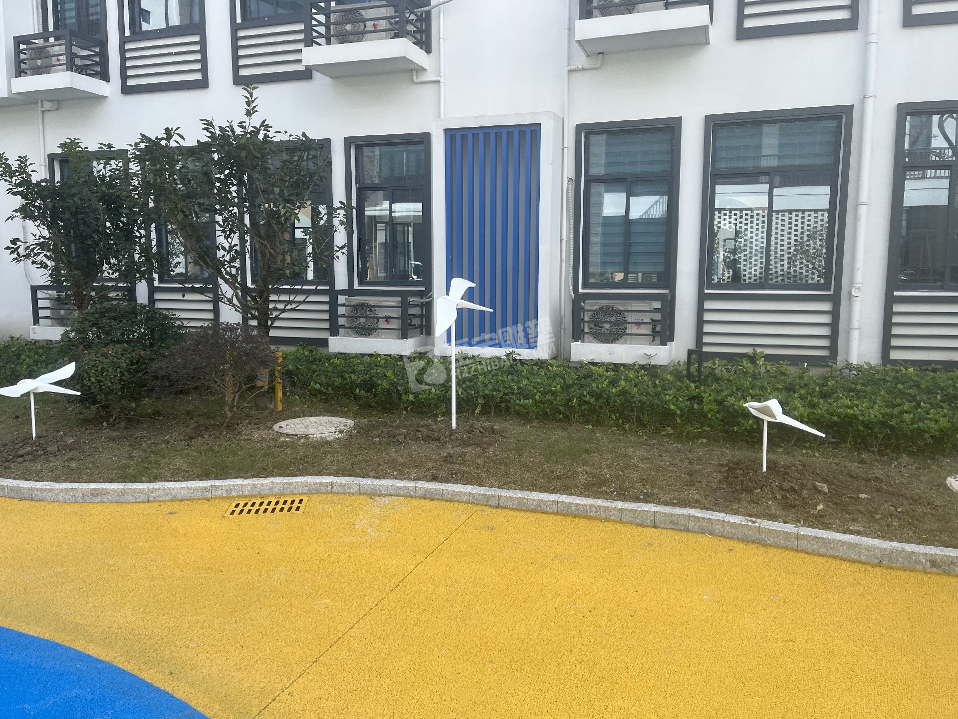 湖州吴山区爱山小学玻璃钢雕塑、不锈钢雕塑项目