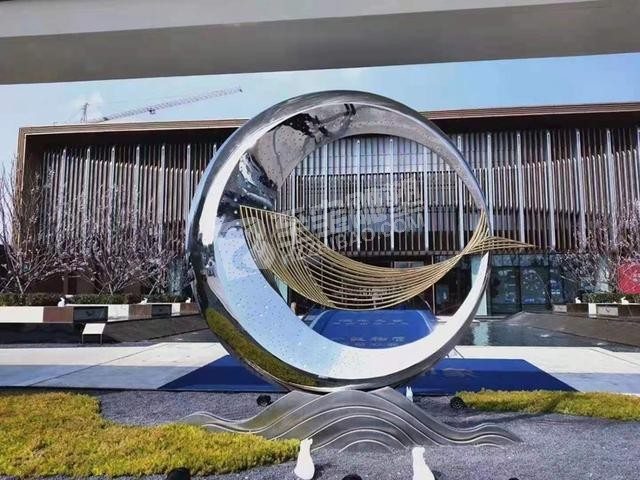 不锈钢雕塑会有哪些常见的损伤？